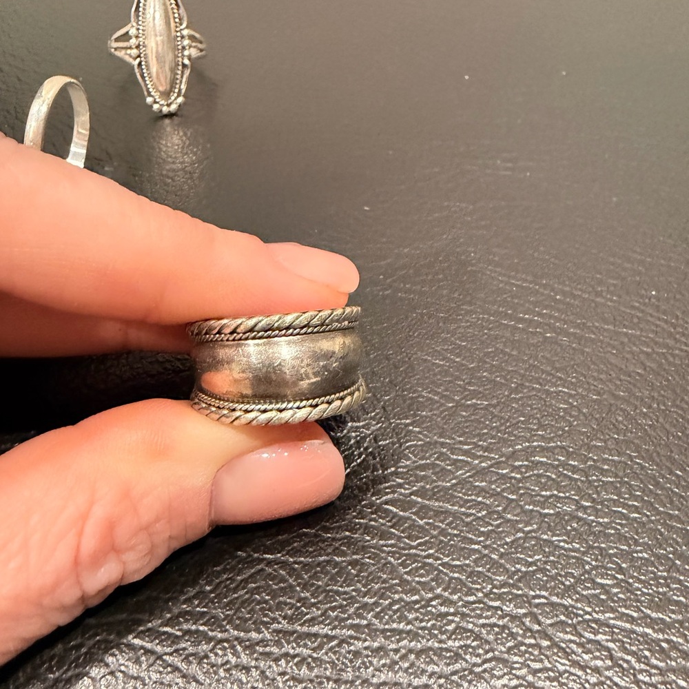 Sterling silver ring bundle - Picture 3 of 7